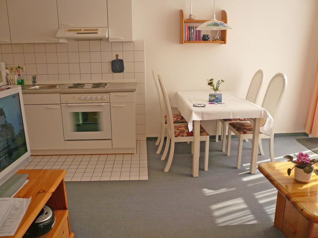 Haus Seeschwalbe Ferienwohnungen Goehren  Zimmer foto